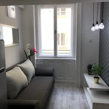 Uelloi Apartment *